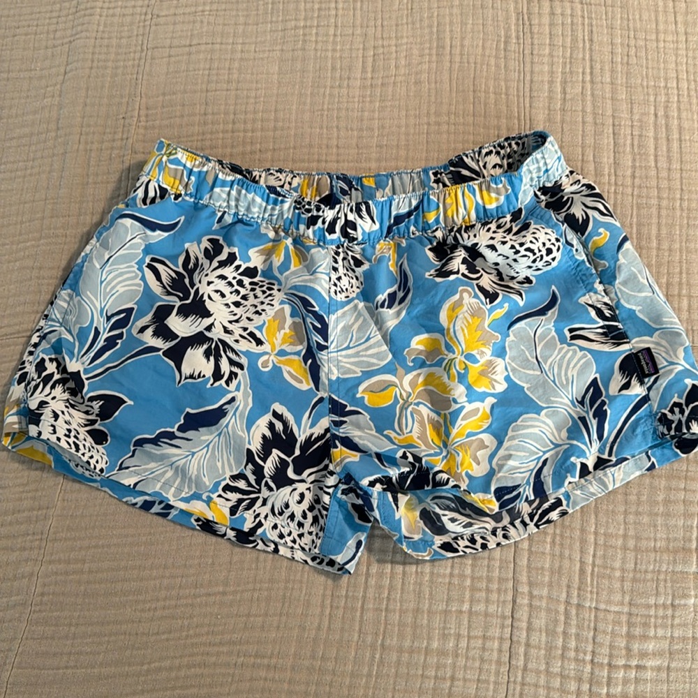 Woman’s Patagonia shorts 2 1/2 inch